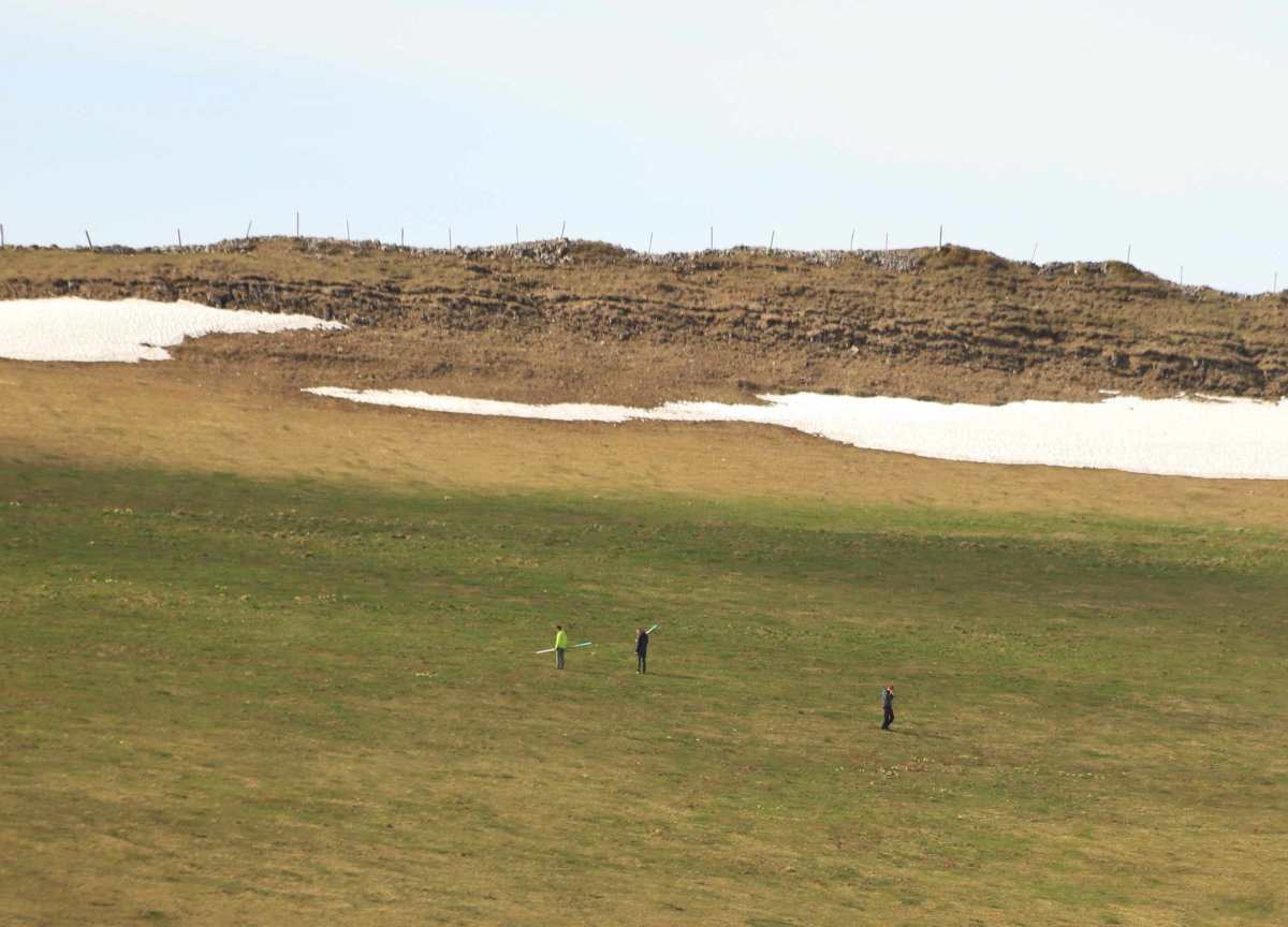 Débalisage de la piste d'hiver