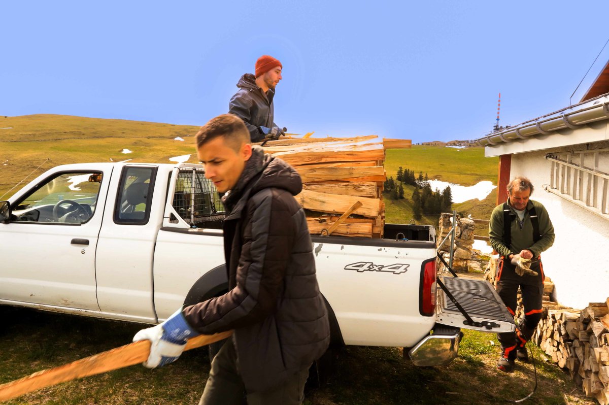 Monté trois stères de bois, merci Dget pour le pick-up